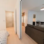 Hostnfly Apartments - Superb Appt Near The Place De La Republique
