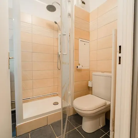 Hostnfly - Superb Appt Near The Place De La Republique *